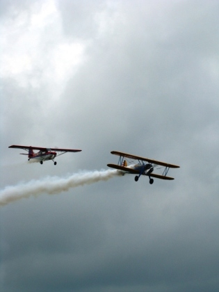 Cada año en el mes de junio, durante la feria, se celebra un show aéreo que durante dos dias atrae a miles de personas.
